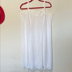 Vintage Women's White Lace Trimmed Slip Chemise. Good Condition. 20" Pit To Pit.